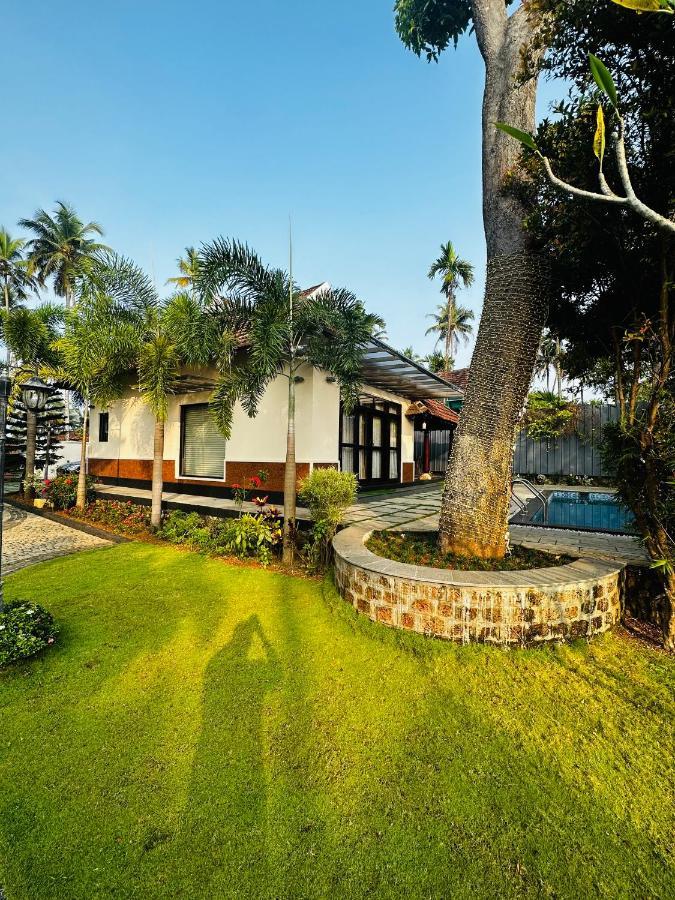 Cherai Lake Resort 체라이 비치 외부 사진