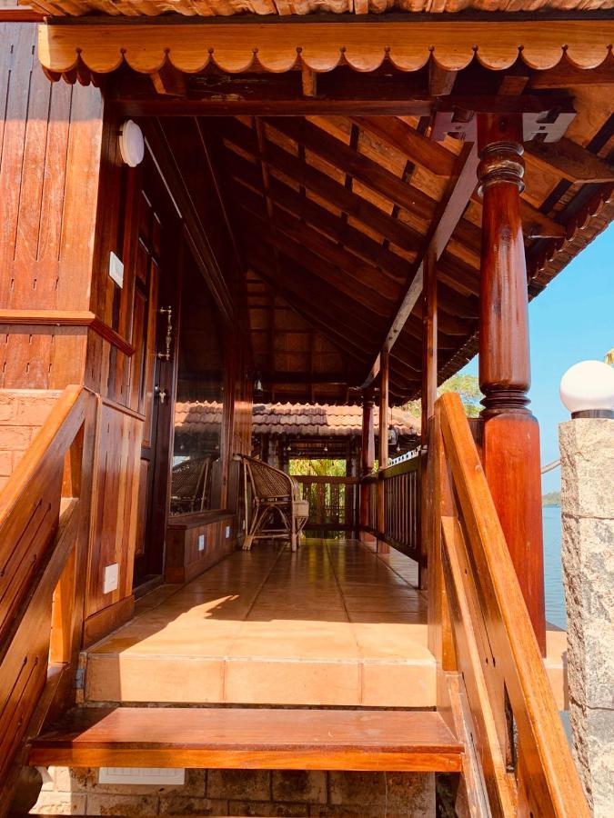 Cherai Lake Resort 체라이 비치 외부 사진
