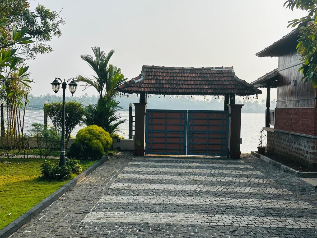 Cherai Lake Resort 체라이 비치 외부 사진